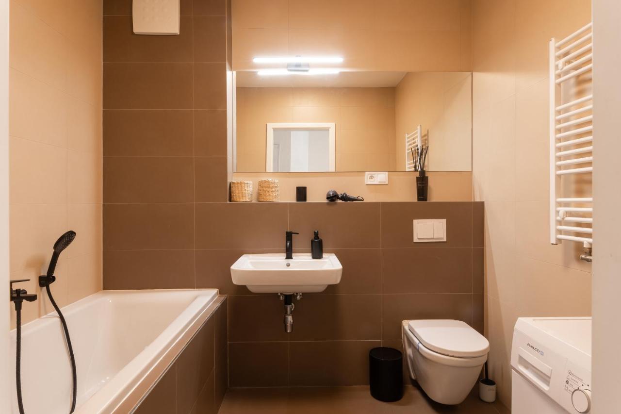 Quiet & Cozy Apartment Old Town - Free Underground Parking Кошице Екстер'єр фото