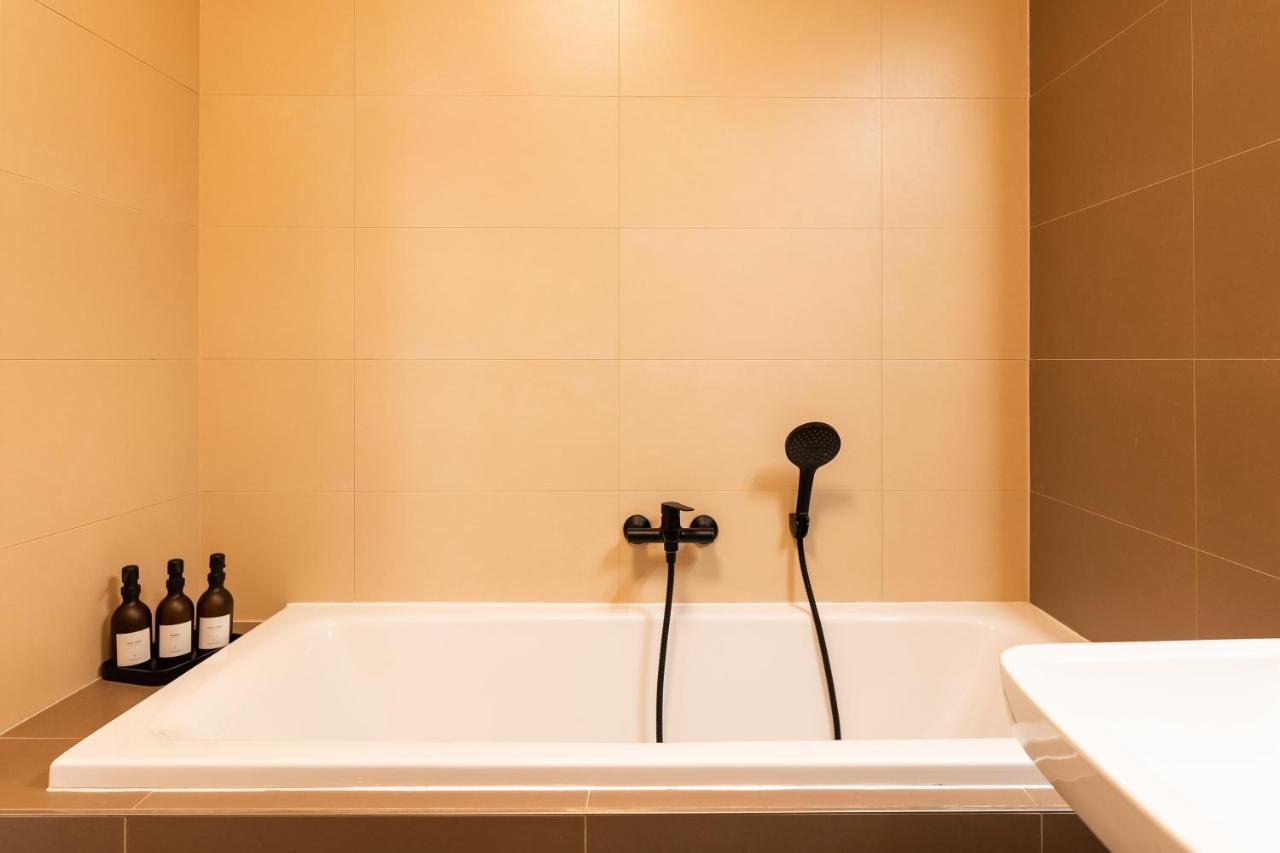 Quiet & Cozy Apartment Old Town - Free Underground Parking Кошице Екстер'єр фото