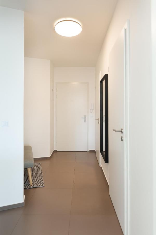 Quiet & Cozy Apartment Old Town - Free Underground Parking Кошице Екстер'єр фото